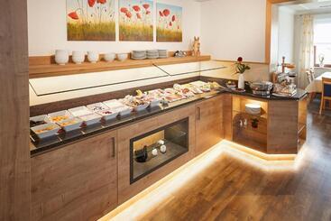 هتل & Ferienappartements Edelweiss