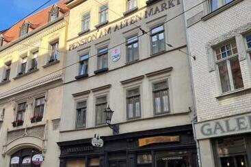هتل Pension Am Alten Markt