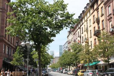 هتل Zeil