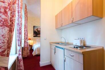 پانسیون Dirazi Guesthouse & Apartments Gmbh