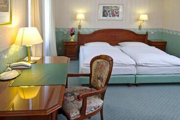 Wald Hotel - Troisdorf
