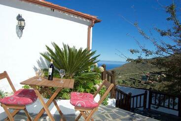 Charming Apartment In Santa Cruz 70 M² With Terrace - Los Silos