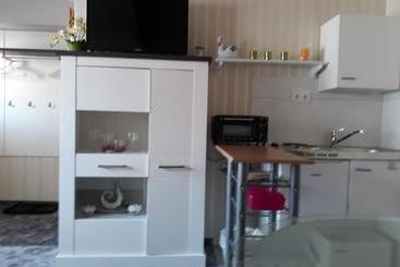 تختخواب و صبحانه Pension Haus Germania