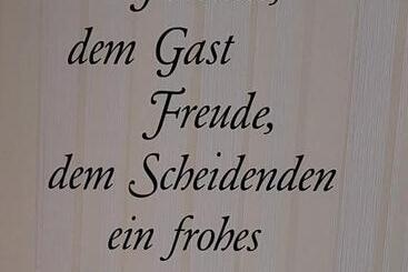 تختخواب و صبحانه Pension Haus Germania