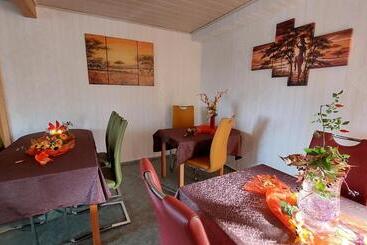 تختخواب و صبحانه Pension Haus Germania