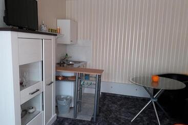 تختخواب و صبحانه Pension Haus Germania