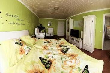 تختخواب و صبحانه Pension Haus Germania