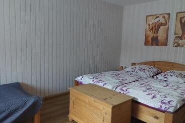تختخواب و صبحانه Pension Haus Germania