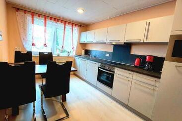 تختخواب و صبحانه Pension Haus Germania