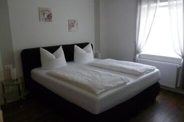 ホテル Garni Reis