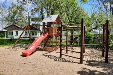 Отель Jembo Park