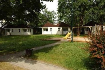 Отель Jembo Park
