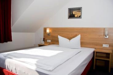 Airport Hotel Karsten