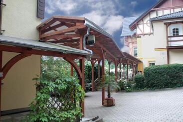 هتل Restaurant Zwergschlösschen