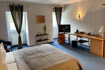 ホテル Saar Galerie