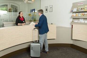 هتل Bildungshaus St. Bernhard  Wohnen Und Tagen