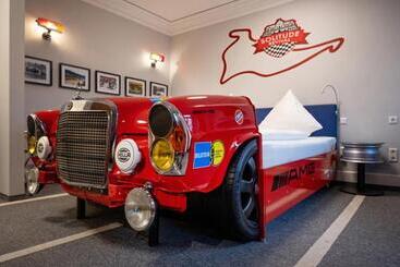 هتل Motorworld Inn