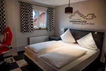 هتل Motorworld Inn