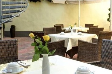هتل Rhein Neckar