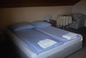 ホテル Zur Küferschenke