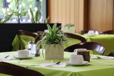 Rtb Hotel   Sportschule