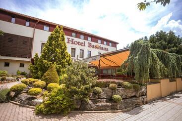 Bassiana Hotel Es Etterem