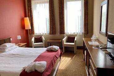 Bassiana Hotel Es Etterem