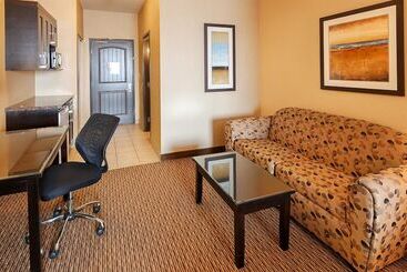 هتل Best Western Plus Estevan Inn & Suites