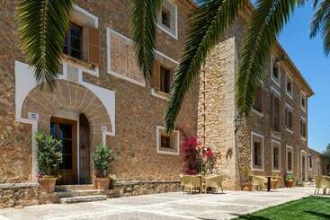 هتل Finca Can Estades