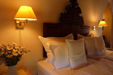 هتل Finca Can Estades