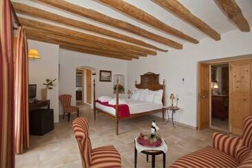 هتل Finca Can Estades