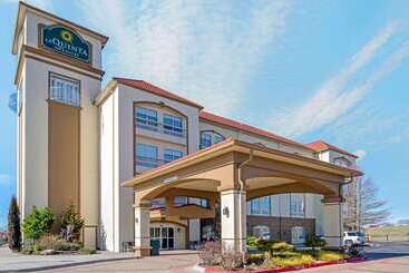 هتل La Quinta By Wyndham Oklahoma City Moore