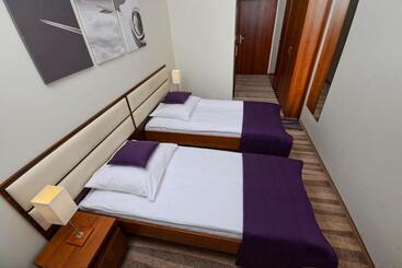 هتل Mazovia Airport Modlin