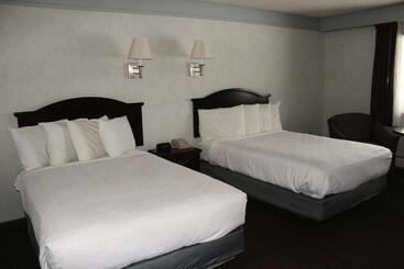 هتل Shiretown Inn & Suites