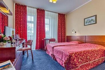 هتل St Lukas Medical & Spa