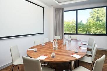 Corendon Apartments Amsterdam Schiphol Airport