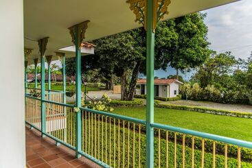 هتل Eden Parque Del Cafe