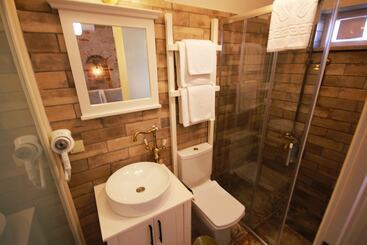 هتل Lunaria Guest House