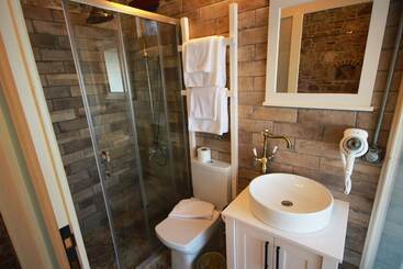 هتل Lunaria Guest House