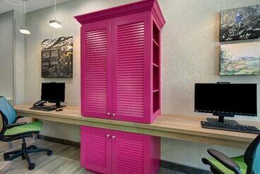 هتل Home2 Suites By Hilton Burleson