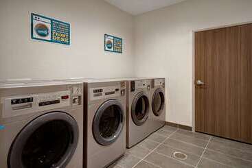 هتل Home2 Suites By Hilton Burleson