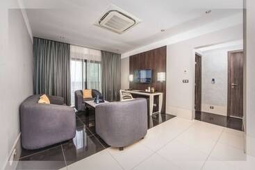 هتل Krystal Palace Douala