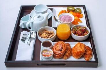 هتل Krystal Palace Douala