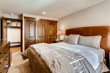 هتل Luxury Ski In, Ski Out 1 Bedroom Condo In Lionshead Village