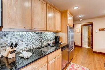 هتل Luxury Ski In, Ski Out 1 Bedroom Condo In Lionshead Village