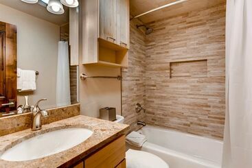 هتل Luxury Ski In, Ski Out 1 Bedroom Condo In Lionshead Village