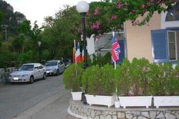 Louisa Apartments