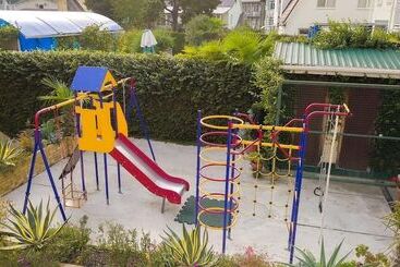 پانسیون Guest House Planeta Mov