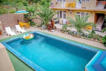 پانسیون Guest House Planeta Mov