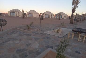 膳宿费 The Luxury Erg Safari Camp